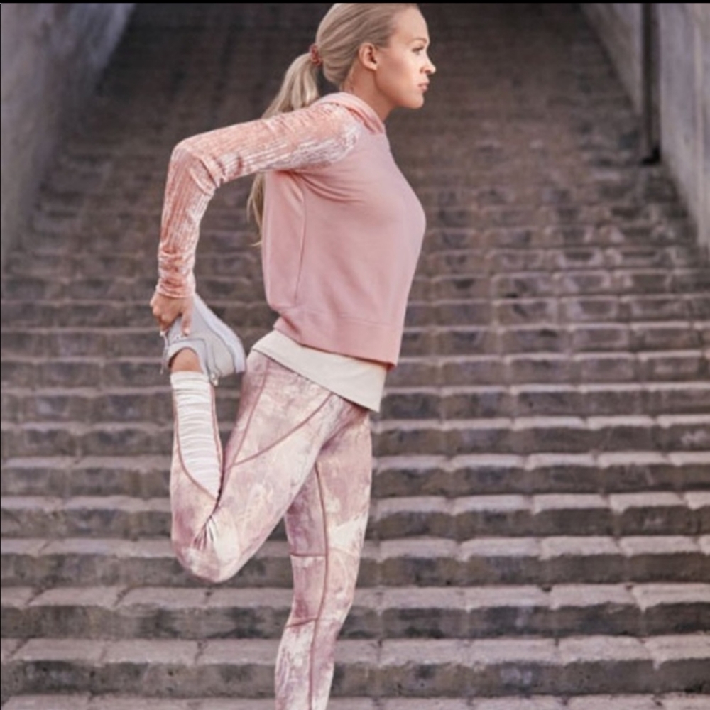 Calia Stylish Pink and Cream Womens Leggings! With A Little Gold Shimmer.